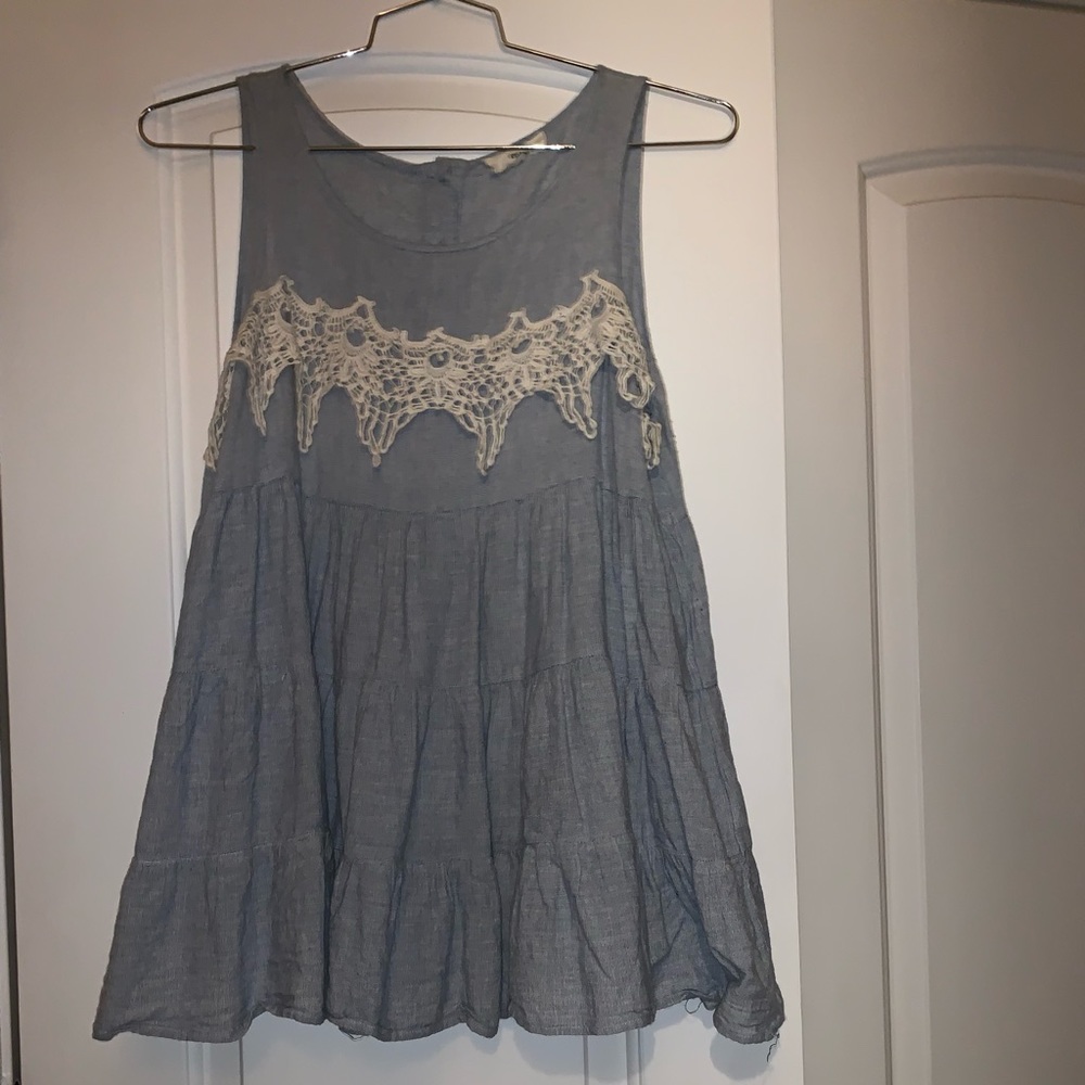 Entro blue ruffle tank top with lace
